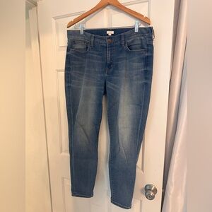 JCrew stretch denim with flattering tapered leg and fasted wash color.